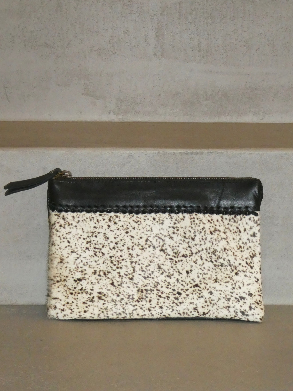 Hatch Clutch - Salt & Pepper Cowhide