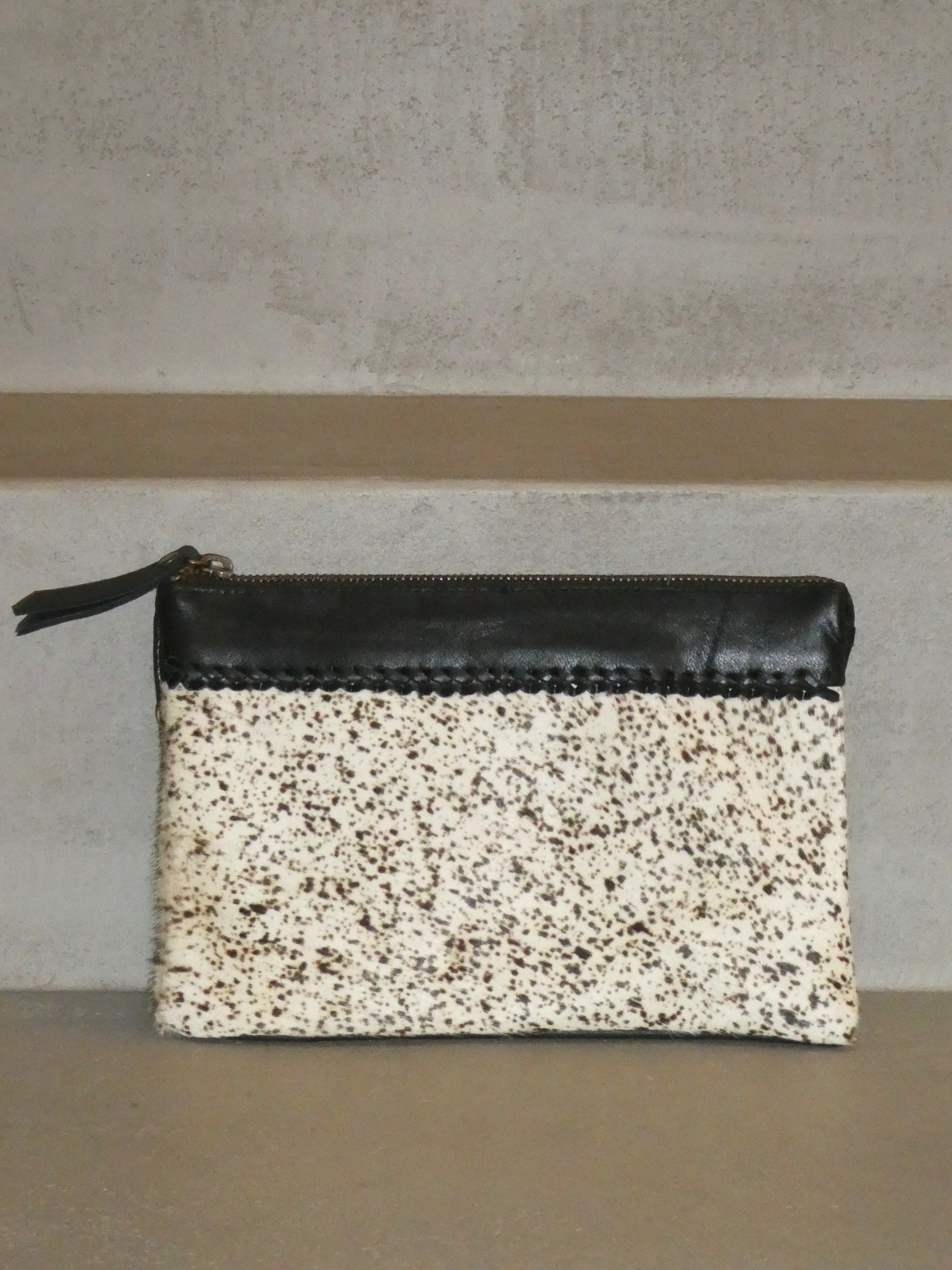 Hatch Clutch - Salt & Pepper Cowhide